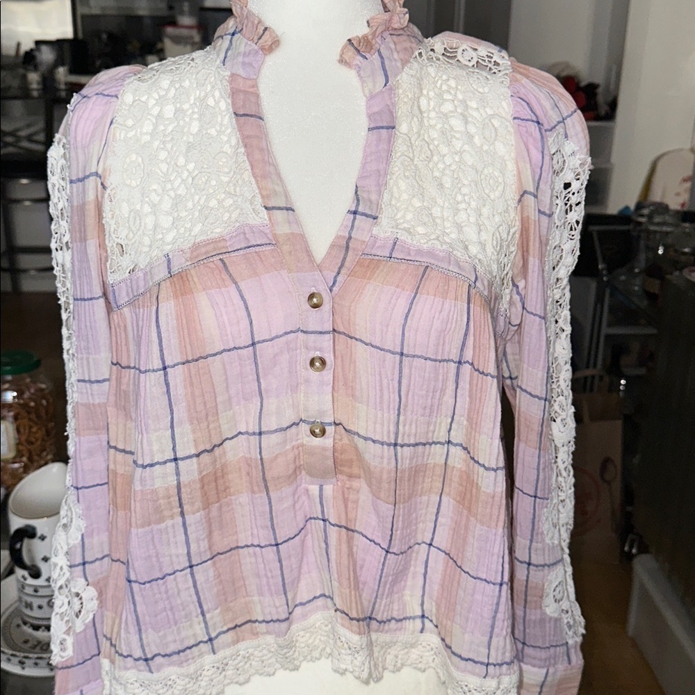 Pilcro crop 100% cotton plaid with crochet inlay - Picture 2 of 5